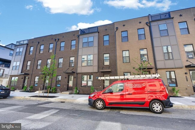 Building Photo - 2507 Light St