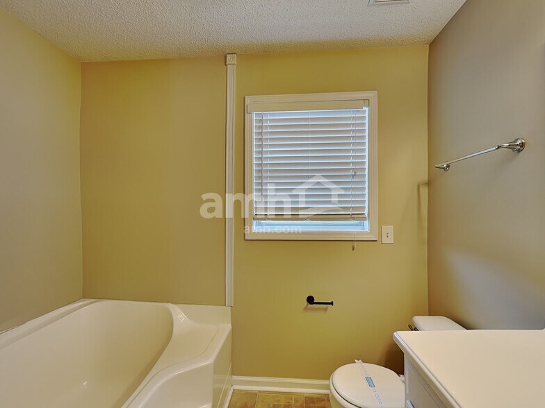 Building Photo - 123 Ivy Mill Way