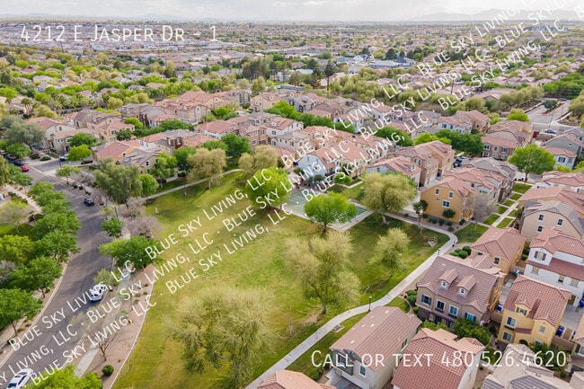 Building Photo - 4212 E Jasper Dr