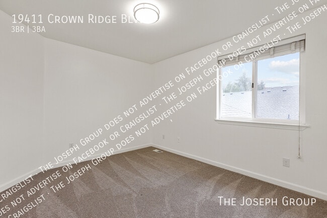 Building Photo - 19411 Crown Ridge Blvd