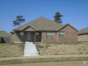 Building Photo - 3104 SW Featherston Rd