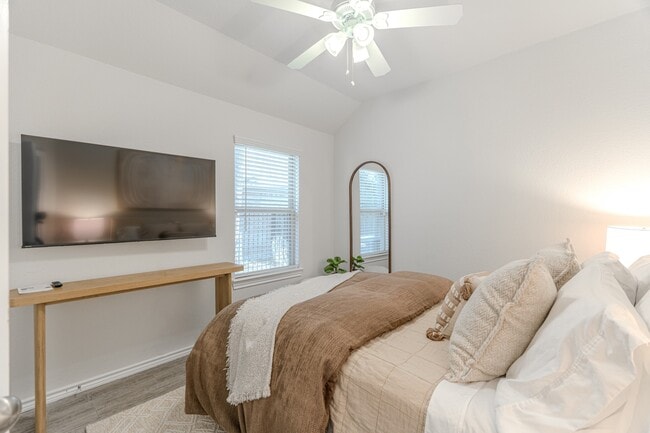 Building Photo - 130 Pioneer Canyon Pl