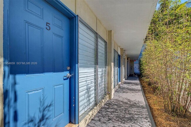 Building Photo - 1685 Jefferson Ave