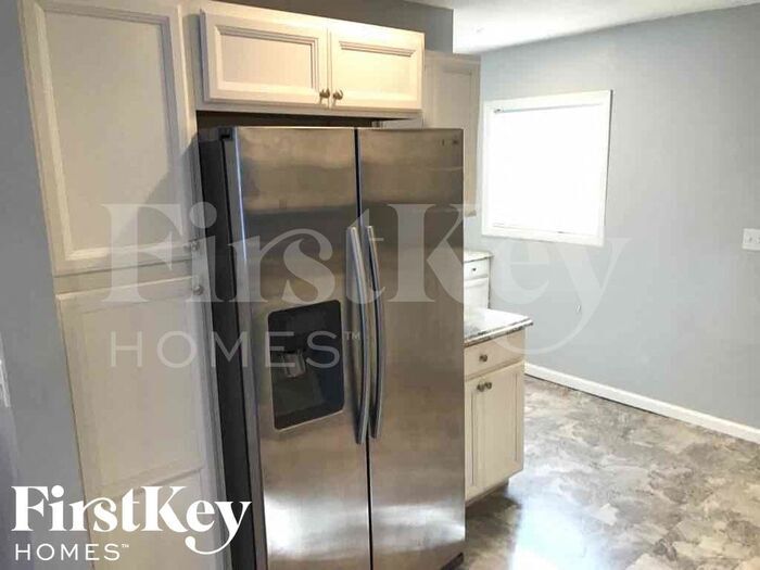 Building Photo - 7020 NE 51st Terrace