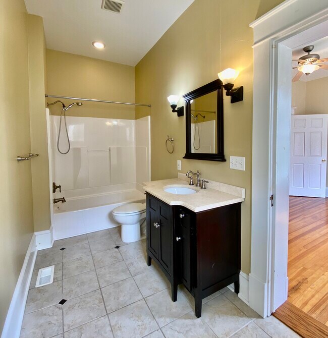 Building Photo - 1105 Virginia Ave