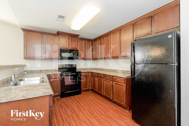 Building Photo - 1558 Weatherend Dr