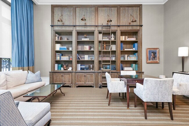 Building Photo - 2550 N Lakeview Ave