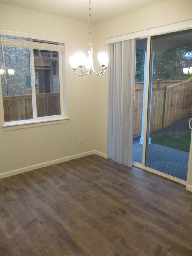 Building Photo - 3 Bedroom, 2.5 Bathroom Andasio Villiage H...