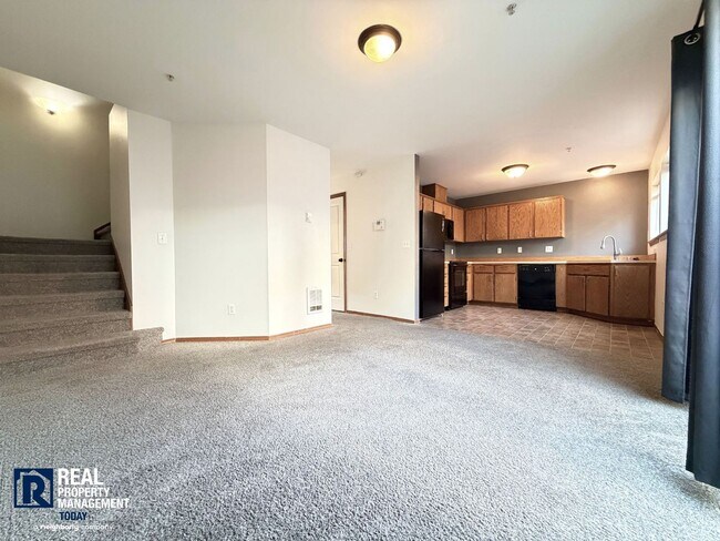 Building Photo - Courtney Ridge Townhome with Garage & Private Patio!