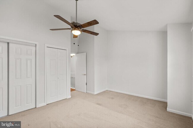 Building Photo - 1120 S Kenwood Ave