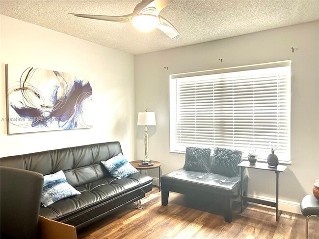 Building Photo - 7903 Willow Springs Dr