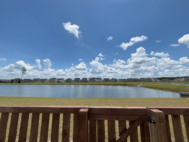Building Photo - 445 Navona Dr