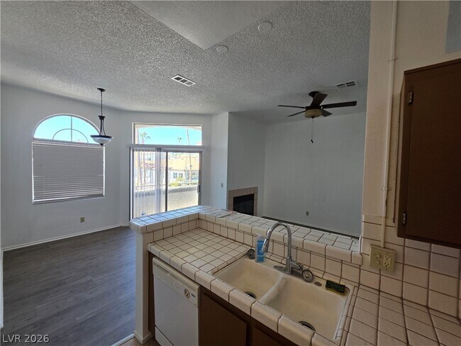 Building Photo - 3150 N Soft Breezes Dr