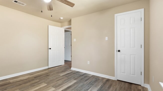 Building Photo - 2614 28th Ave N