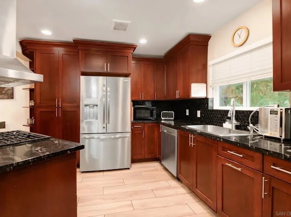 Building Photo - 4388 Bellflower Dr