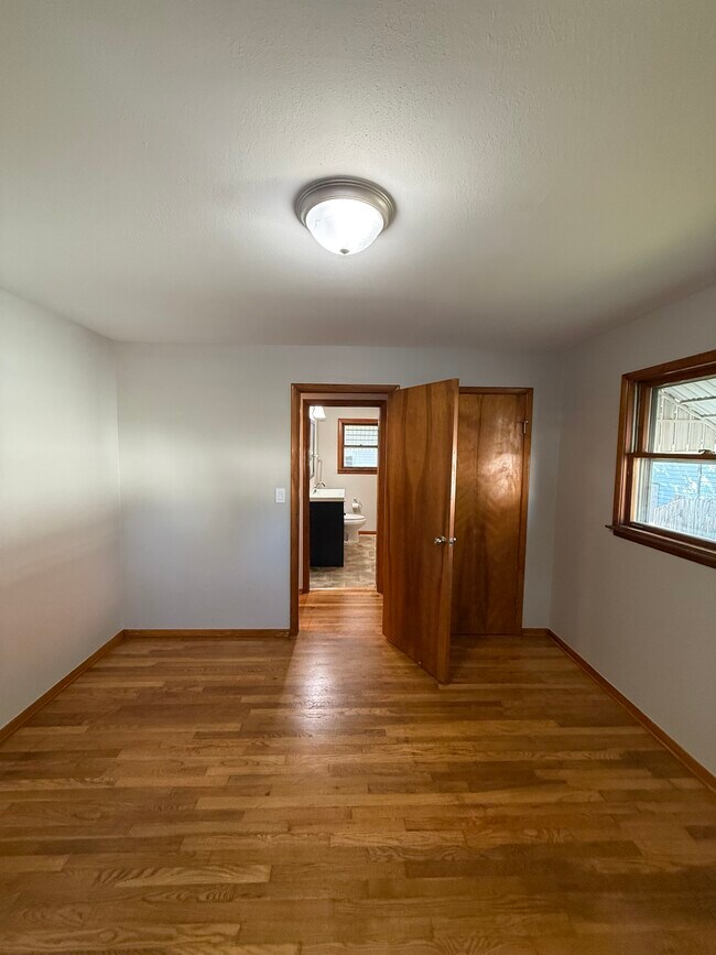 Building Photo - 418 McKinley Ave