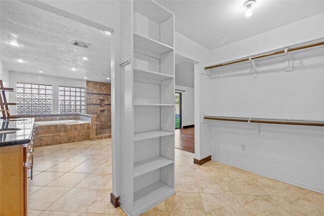 Building Photo - 3307 Ashfield Dr