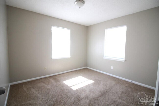Building Photo - 5675 Vestavia Ln