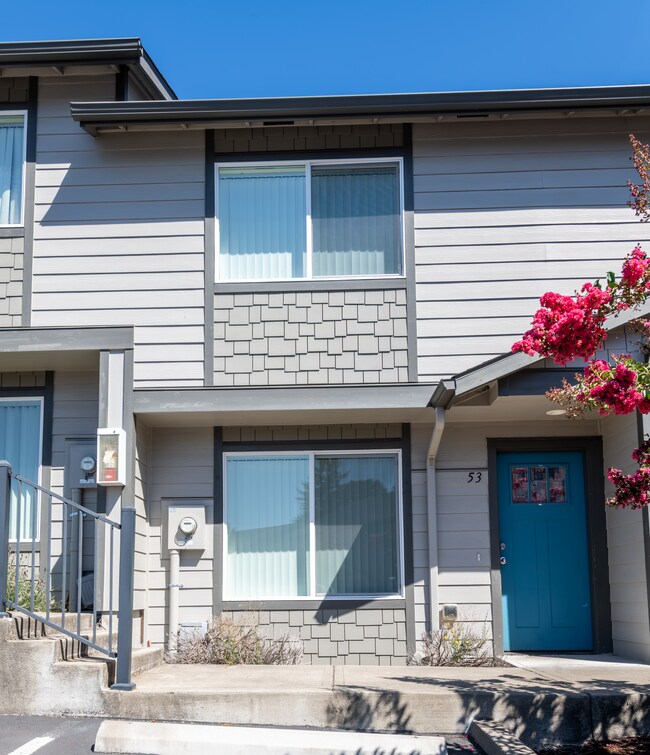 Building Photo - Drumwood McMinnville Townhomes