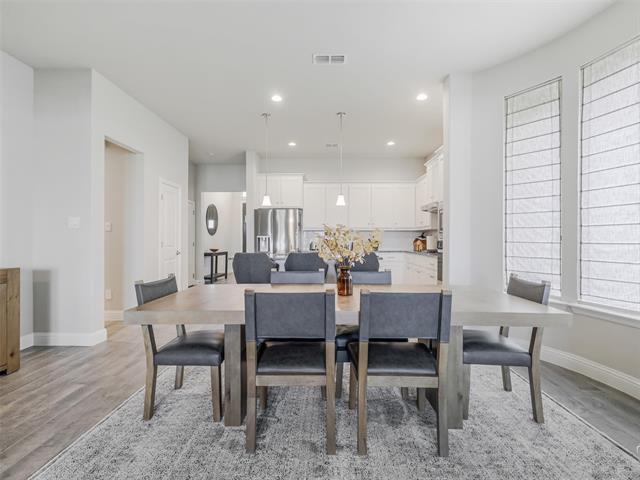 Building Photo - 2156 Knightsgate Rd