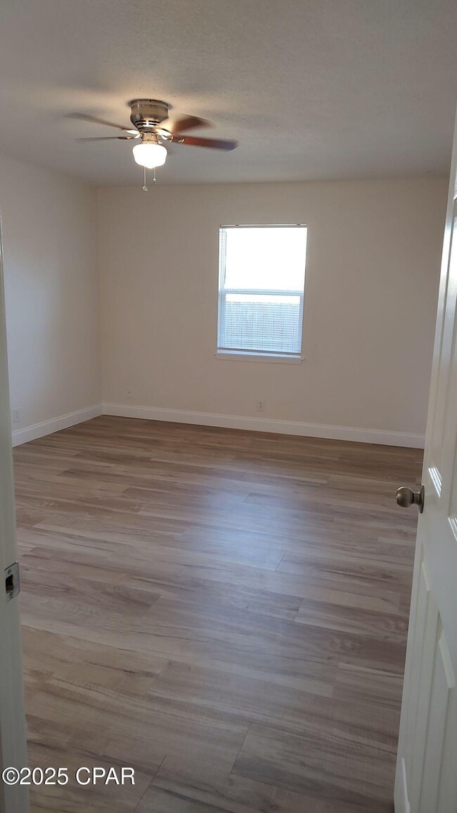 Building Photo - 6217 Pinetree Ave