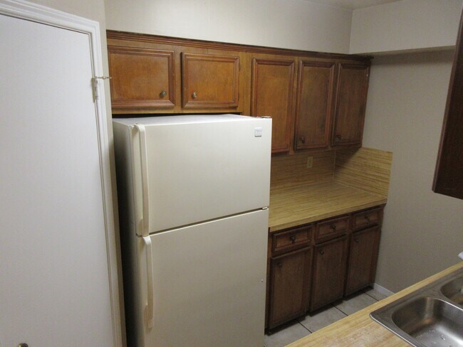 Building Photo - 11514 Meadow Ln