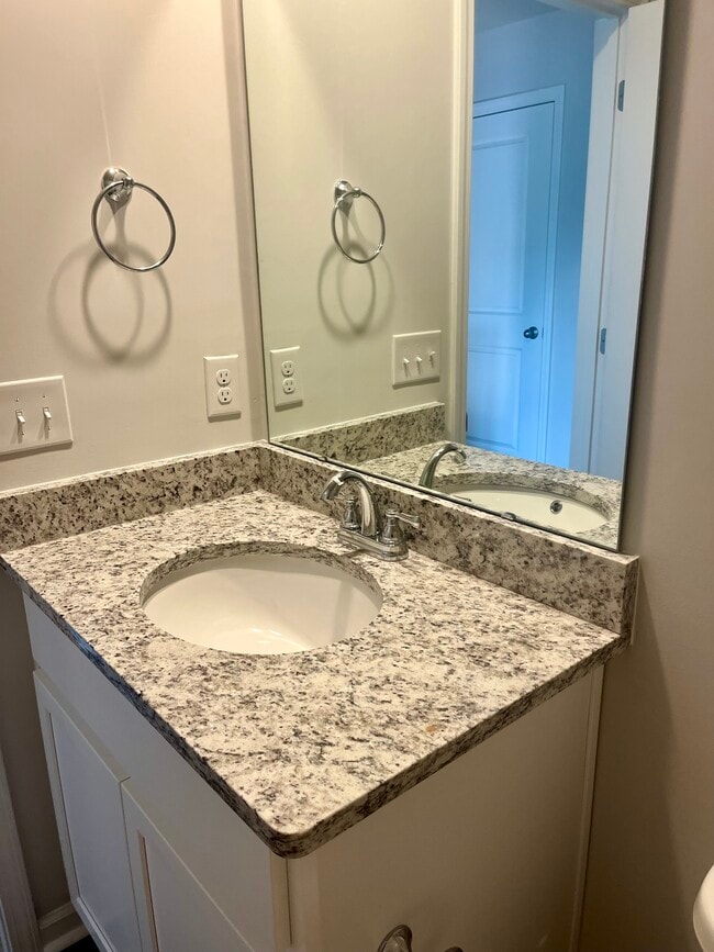 Building Photo - 3825 Sunset Harbor Rd SE