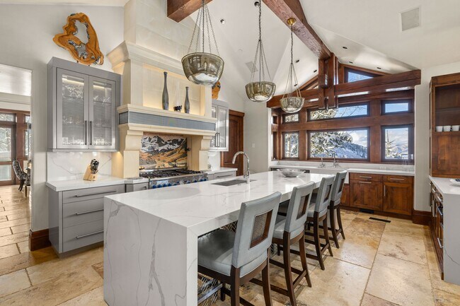 Building Photo - 472 Thunderbowl Ln