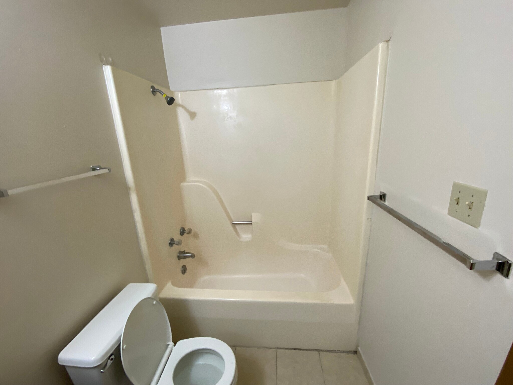 Building Photo - 128 Sandstone Ct