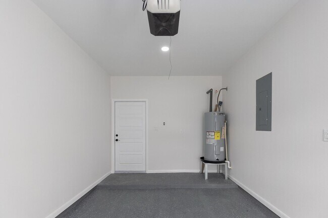 Building Photo - FOR LEASE - MODERN COMFORT MEETS PRIME LOC...
