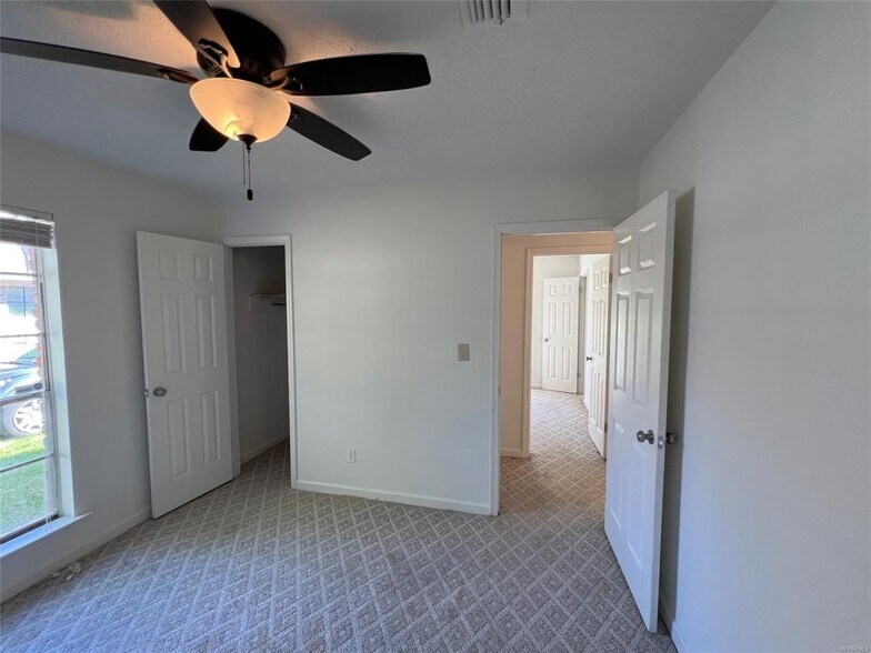 Building Photo - 5725 Bangor Ct