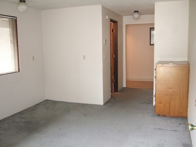 Living Room - Heritage Apartments