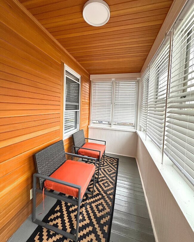 Building Photo - 20 Allessio St