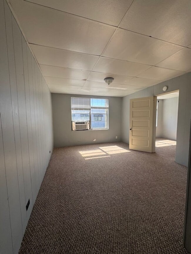 Building Photo - 206 W Main St