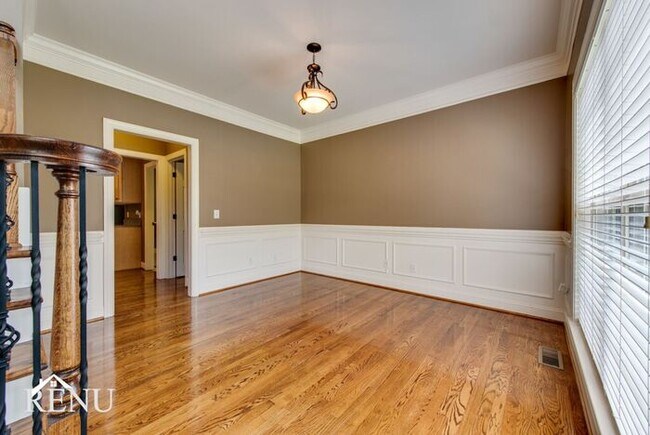 Building Photo - 1338 Sweetwater Dr