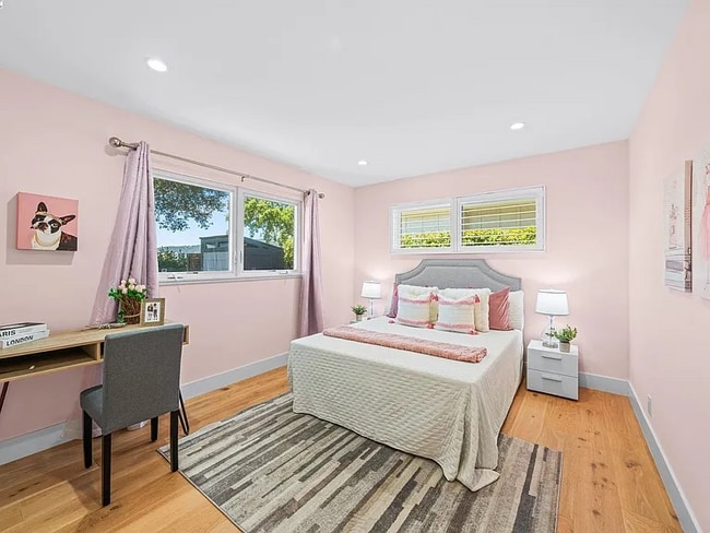 Building Photo - 627 E Angela St