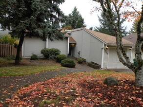 Building Photo - 15177 SW Barcelona Way