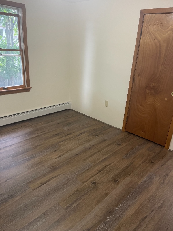 Building Photo - 33 Larch St