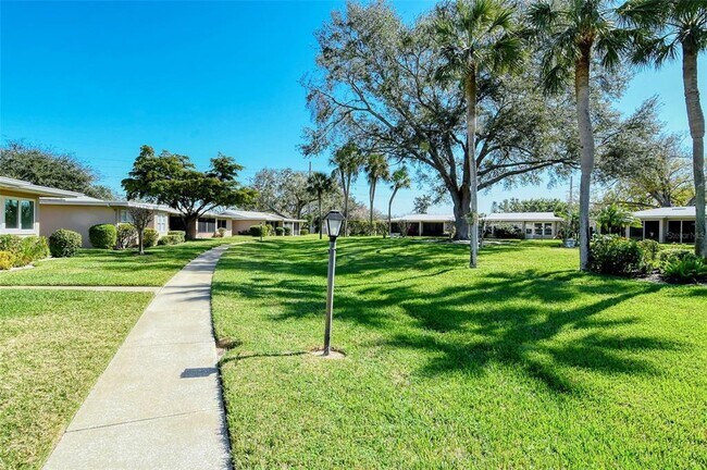 Building Photo - 3507 Pinecrest St