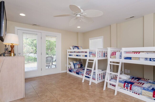 Building Photo - 741 Fort Fisher Blvd N