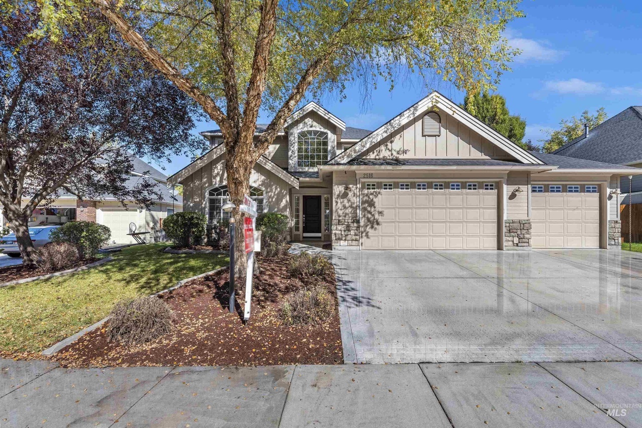 Building Photo - 2516 E Alpomado Ct