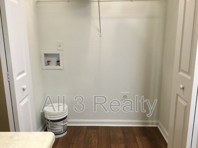 Building Photo - 4132 Ravenwood Ct