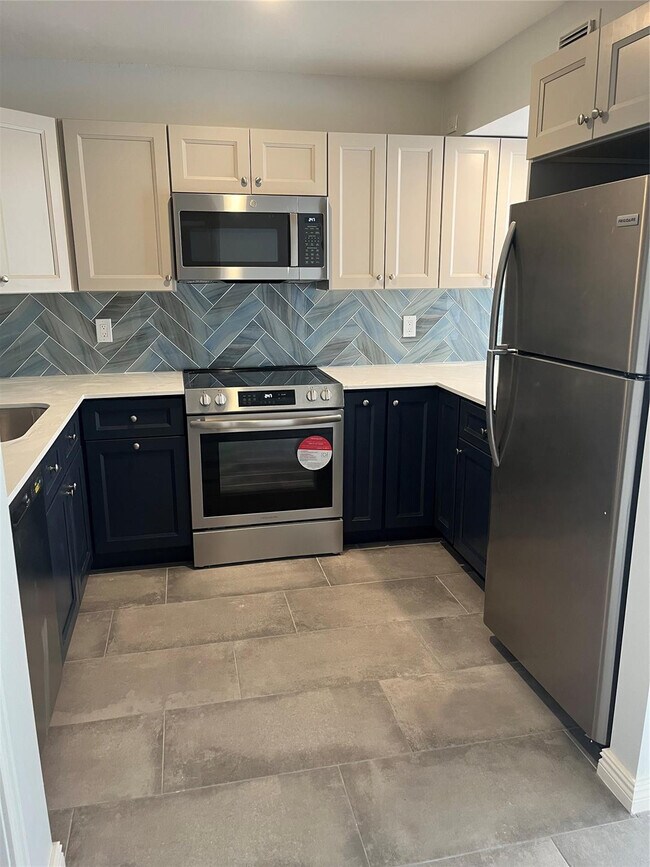 Building Photo - 9440 Live Oak Pl