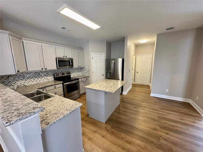 Building Photo - 2662 Pierce Brennen Ct NE