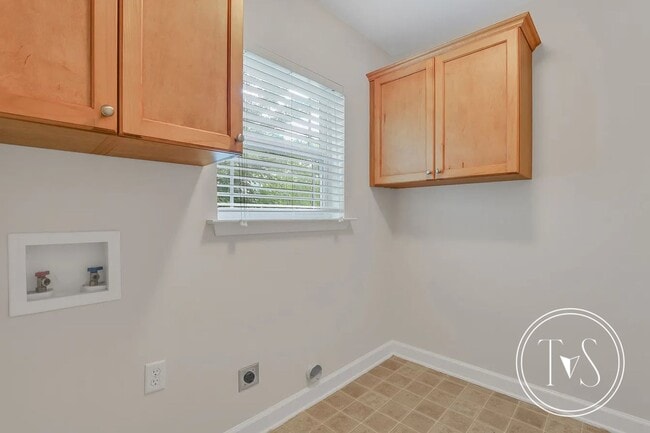 Building Photo - 175 Summer Hill Ct