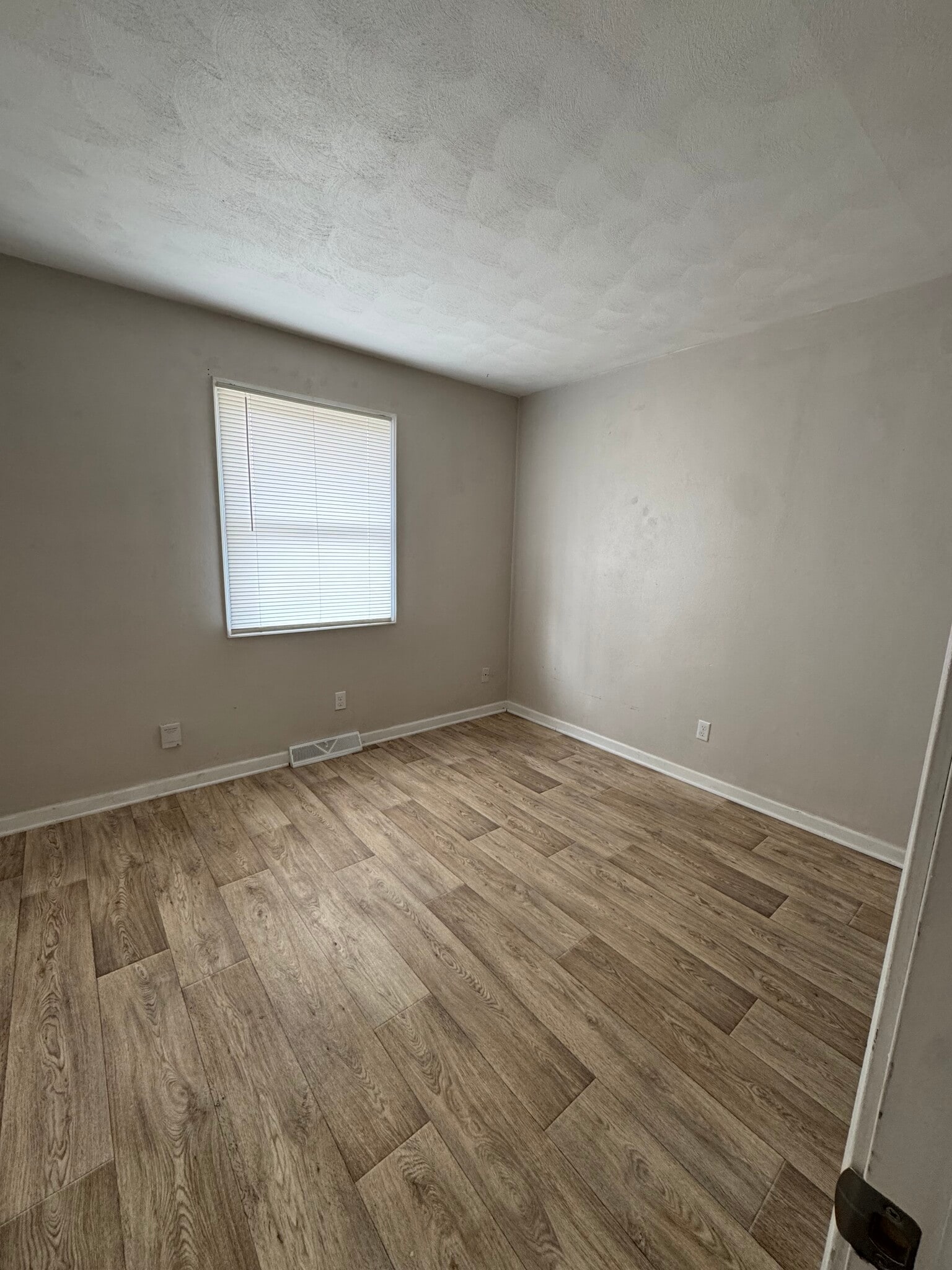 Building Photo - 671 W 64th St