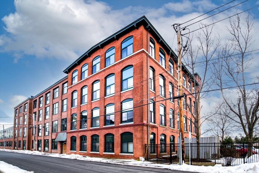 Building Photo - 150 Rumford Ave