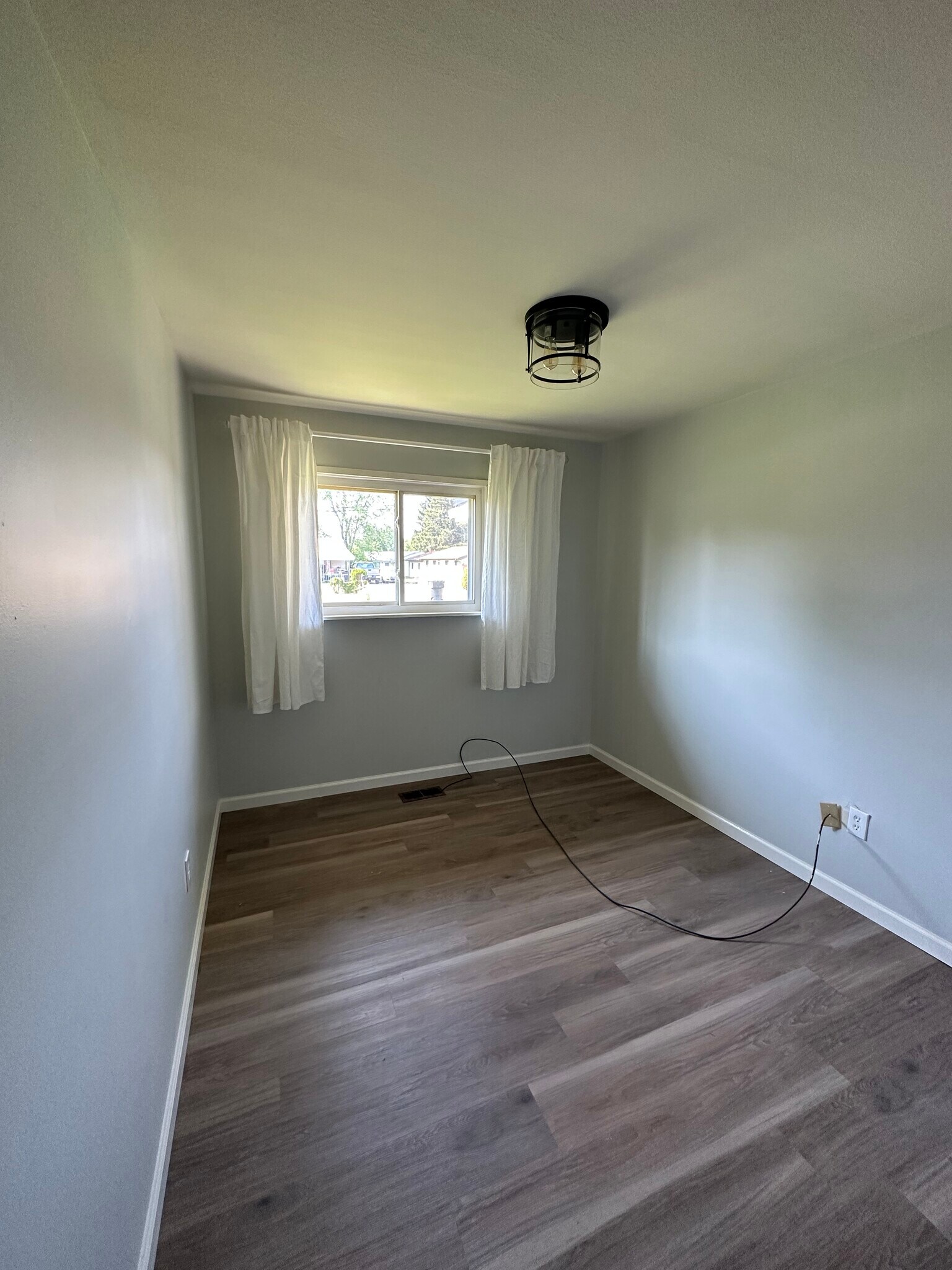 Building Photo - 201 Sherwood Dr