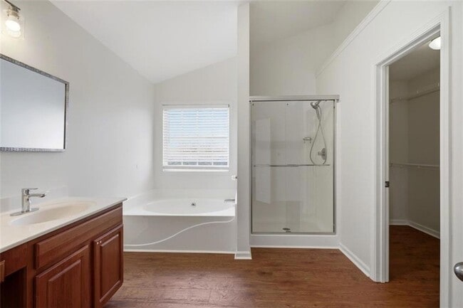 Building Photo - 6425 White Walnut Way
