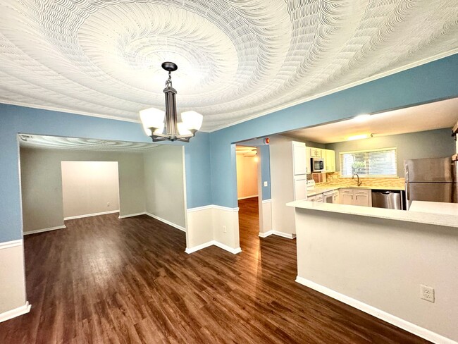 Building Photo - Modern Comfort & Convenience – 4BR/2.5BA i...